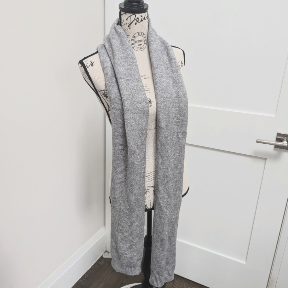 Dynamite sparkly grey knitted scarf